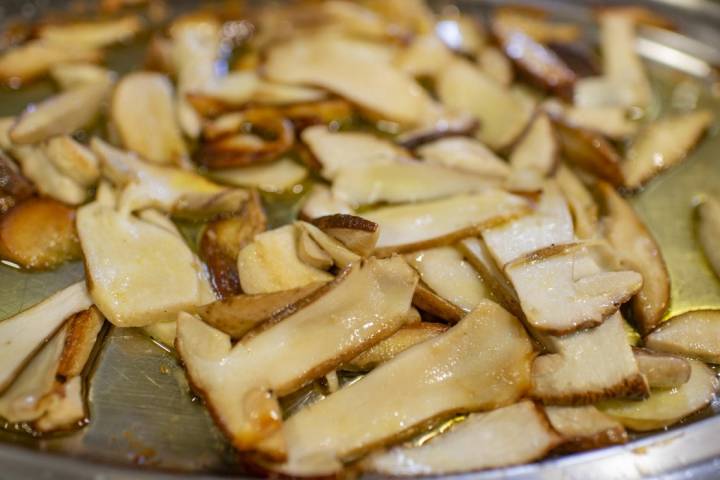 hongos cocinandose goizueta