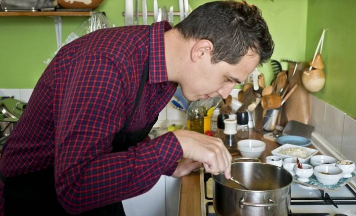 Ellos cocinan.