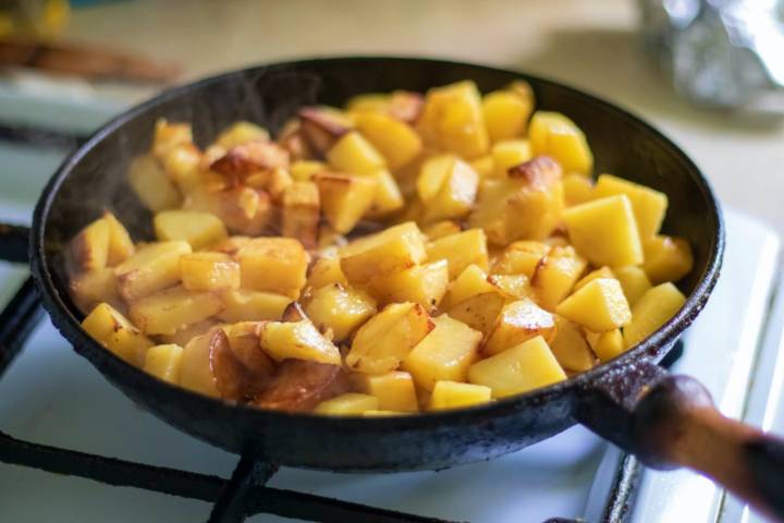 Patatas fritas salteadas