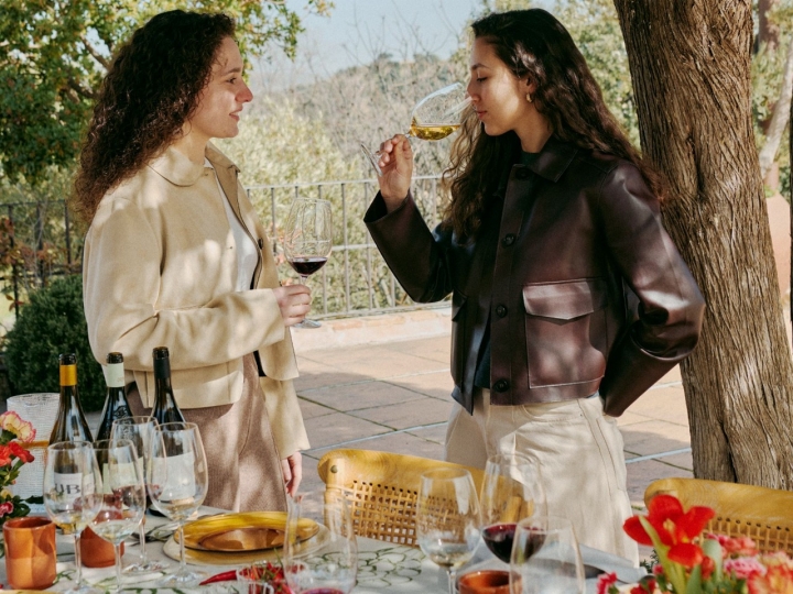 Marta y Esther Iglesias, promotora de Un lugar de la Ia Ribera
