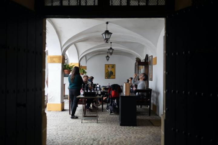 Bodegas Tradición (Jerez de la Frontera): patio de la bodega