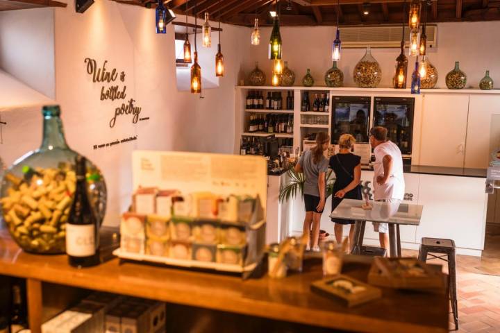 Tienda y zona de catas de la Casa del Vino de Tenerife