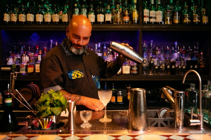 Fernando Requena, bartender de 'Cocktail Bar' en Barcelona.