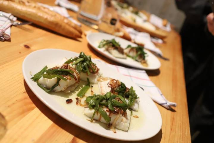 Bacalao con pimientos verdes, otro clásico.