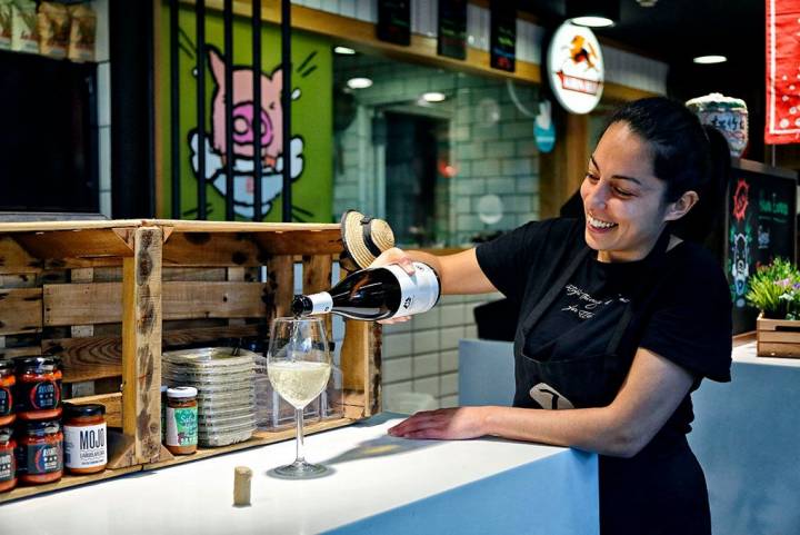 El 'Ferrera Blanco Afrutado' tiene una etiqueta que cambia de color al alcanzar la temperatura óptima.