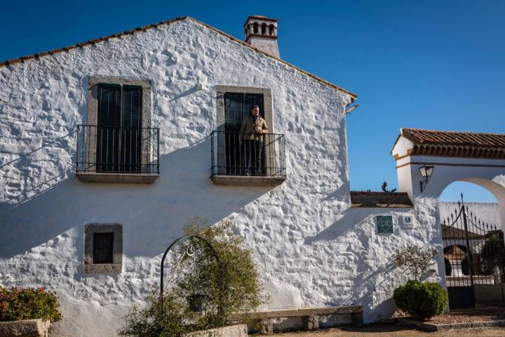 Fachada principal del cortijo Palomar de la Morra