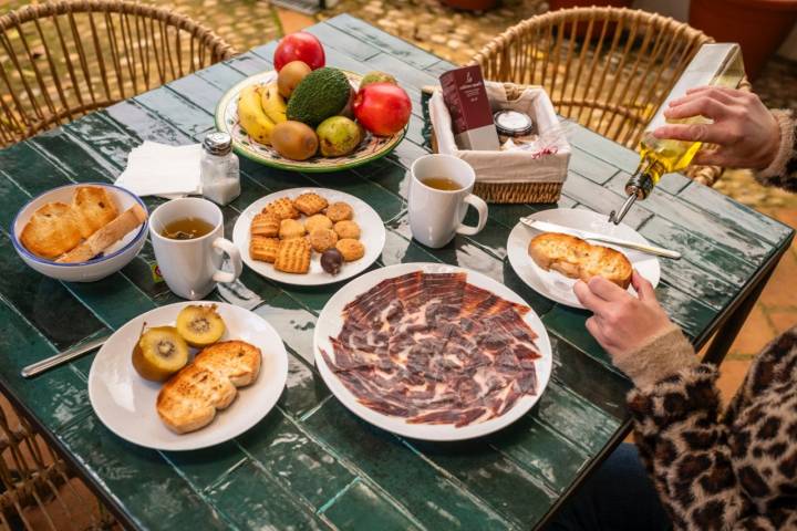 Desayuno en la terraza.