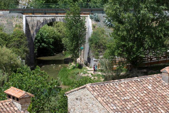 Río Guadiaro Hotel Cueva del gato