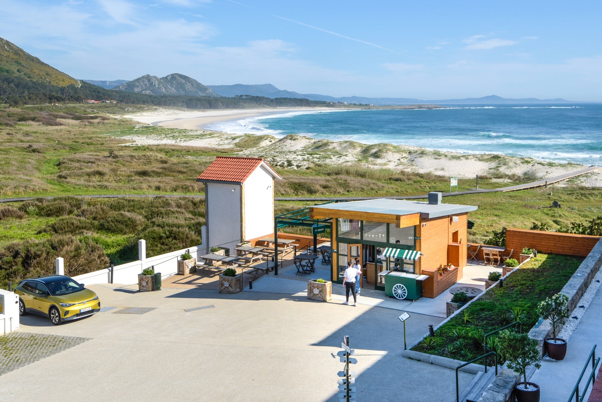 Mesas al fresco de la brisa atlántica