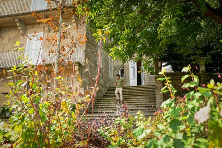 Villa Lores se ubica en una casona construida en 1850 que es un ejemplo de arquitectura pacega.