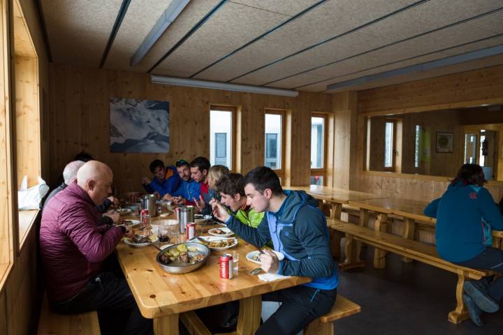 Comedor Refugio Cap Llauset