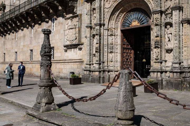 Las cadenas del territorio propio del Hospital Real. Foto: Sofía Moro