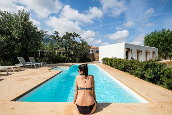 La piscina de Boho Suites Denia.