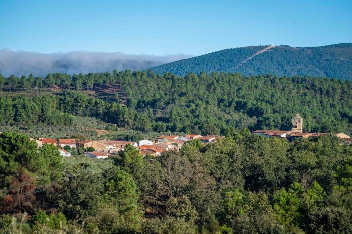 La vista de Villasbuenas de Gata, camino de las cabañas.