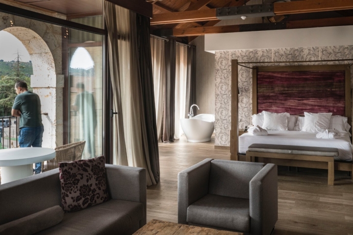Suite del Mirador en el hotel Castilla Termal Monasterio de Valbuena (Valladolid).