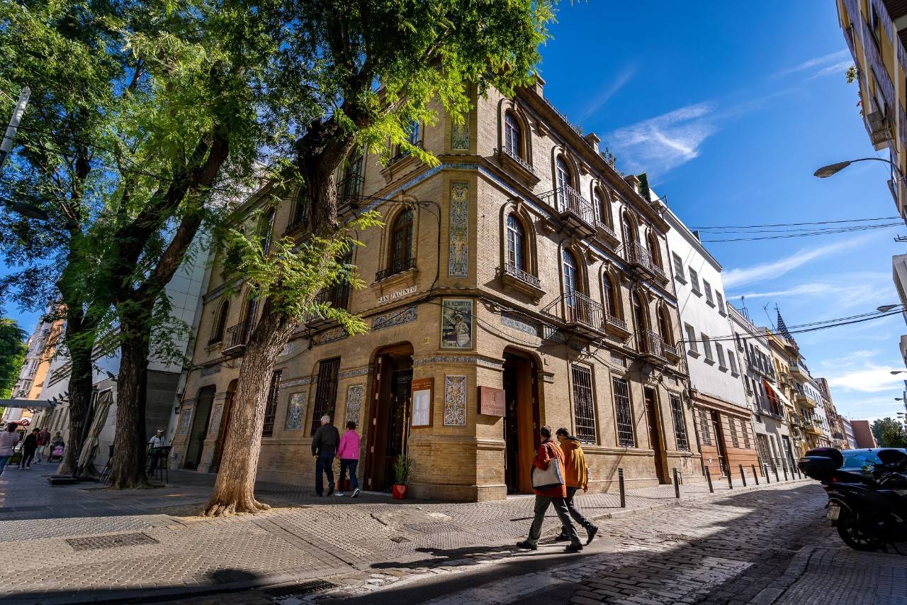 A cuerpo de rey en el corazón de Triana