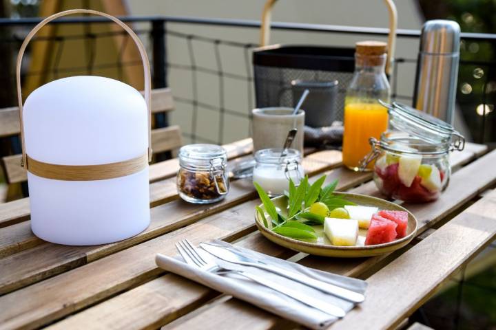 Desayuno del glamping Amaraxe, en Porto do Son