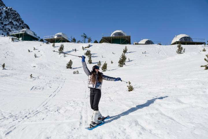 Hotel Las Mugas chica en nieve