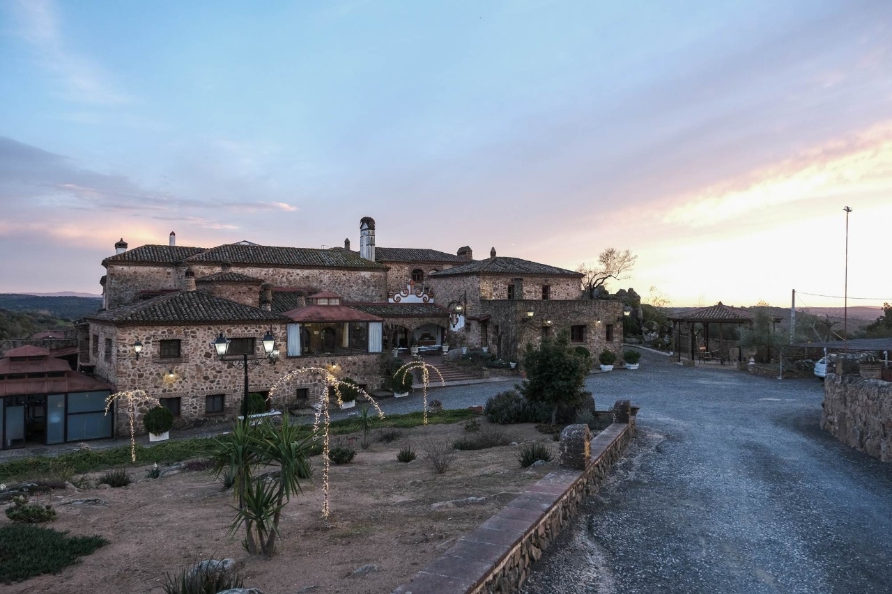 Dormir y desayunar en un monasterio 4 estrellas por menos de 100 euros