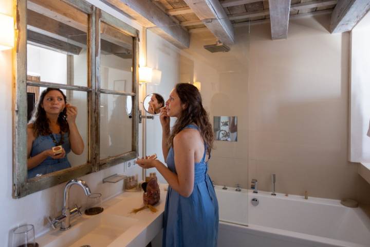 Hotel V... (Vejer de la Frontera, Cádiz) baño