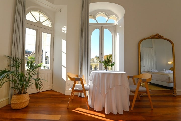 La luz natural inunda los espacios.