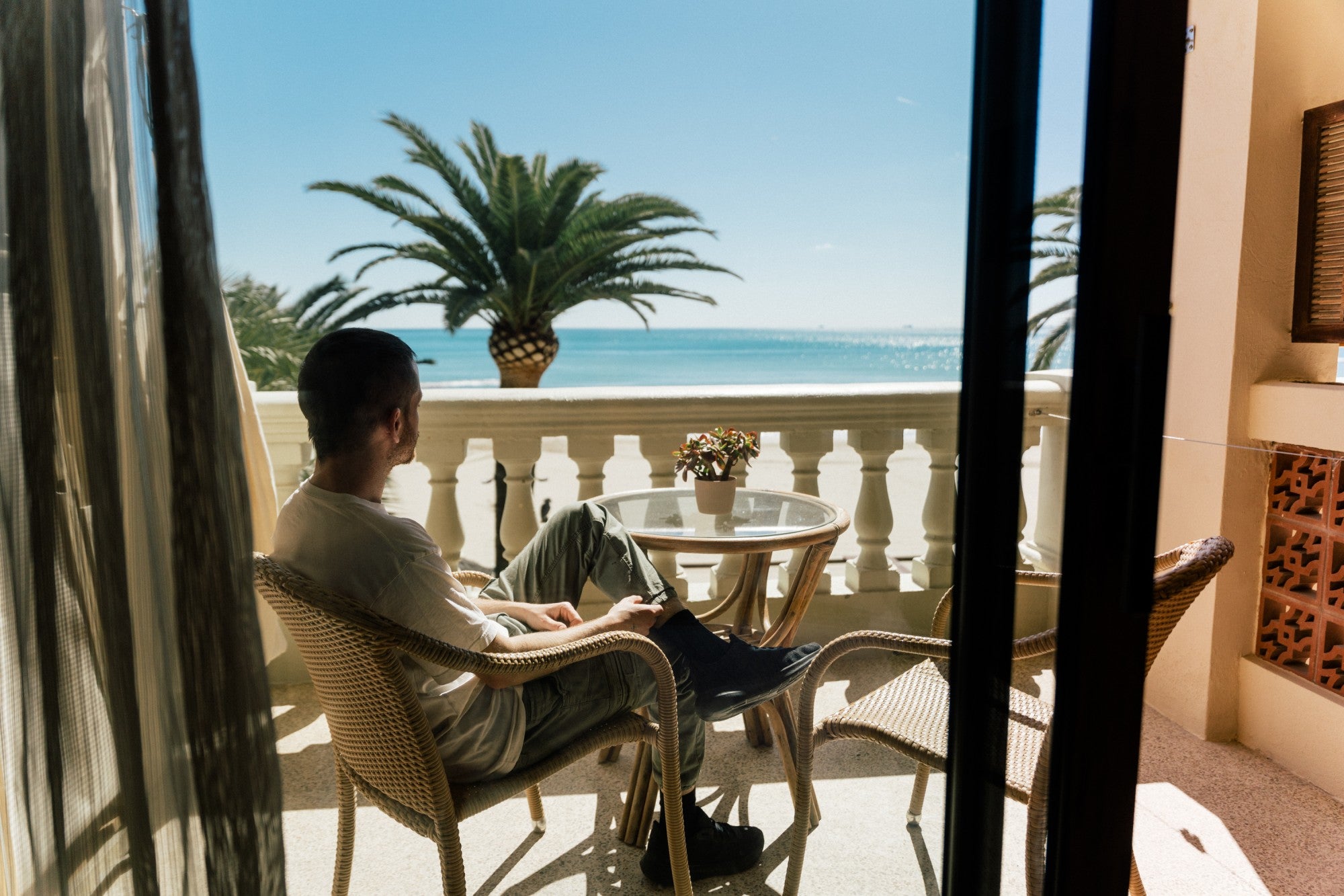 Terraza de una habitación del hotel Voramar de Benicasim (Castellón)