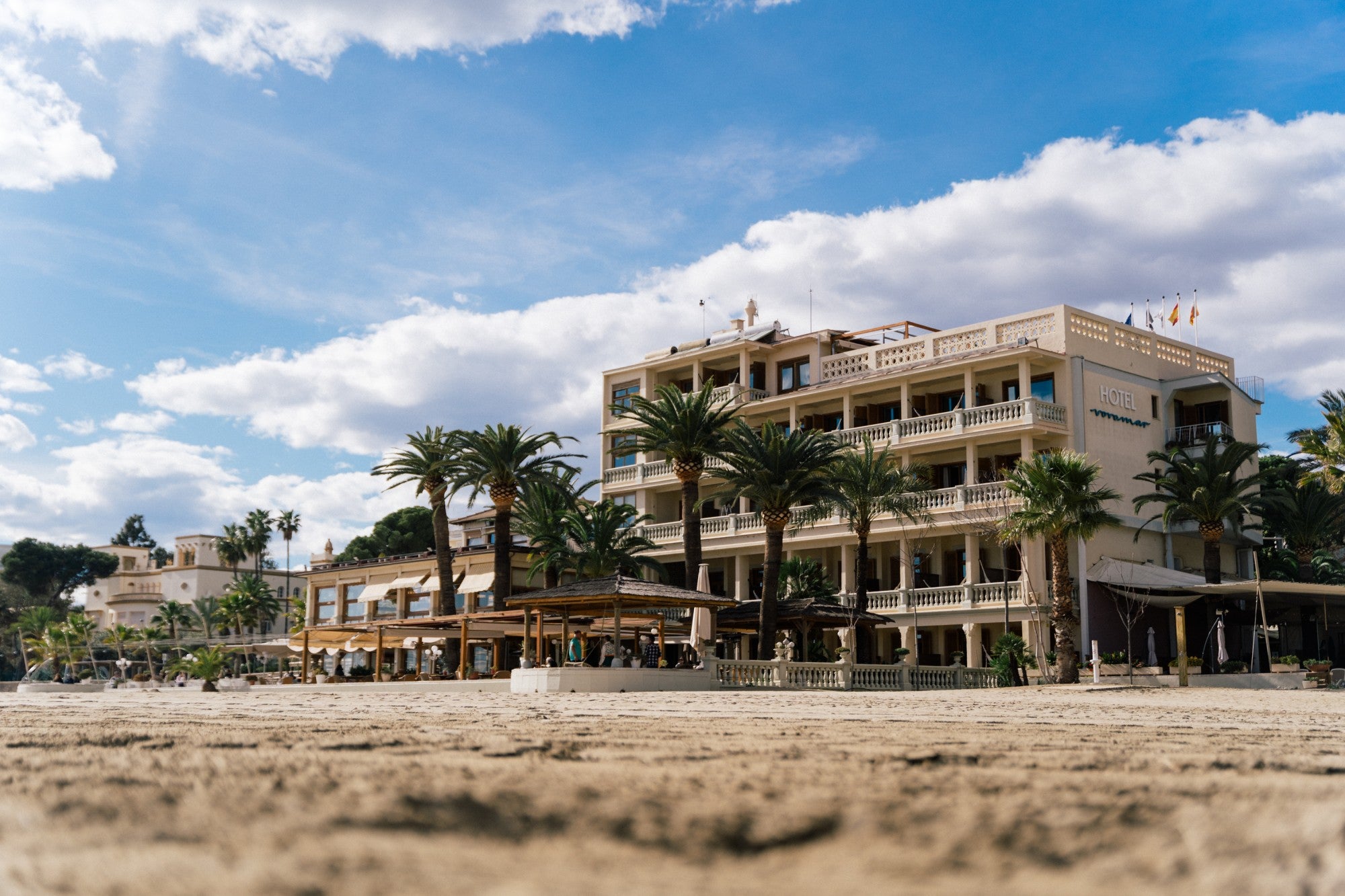 Fachada principal del hotel Voramar de Benicasim (Castellón)