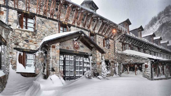 Este hotel siempre ha sido cobijo de los viajeros que cruzaban los Pirineos.