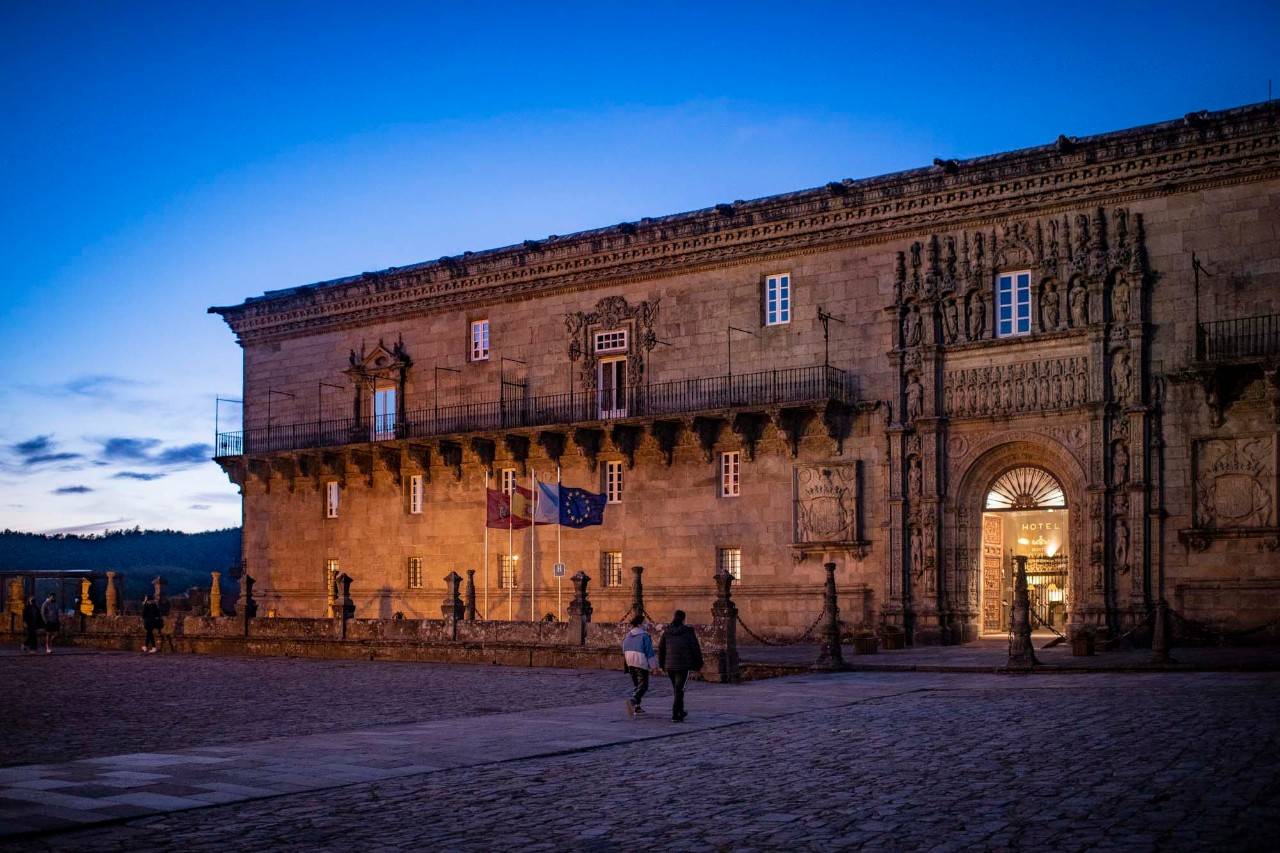 Ese lugar que une a Isabel la Católica, Isabel Zendal y Rosalía de Castro