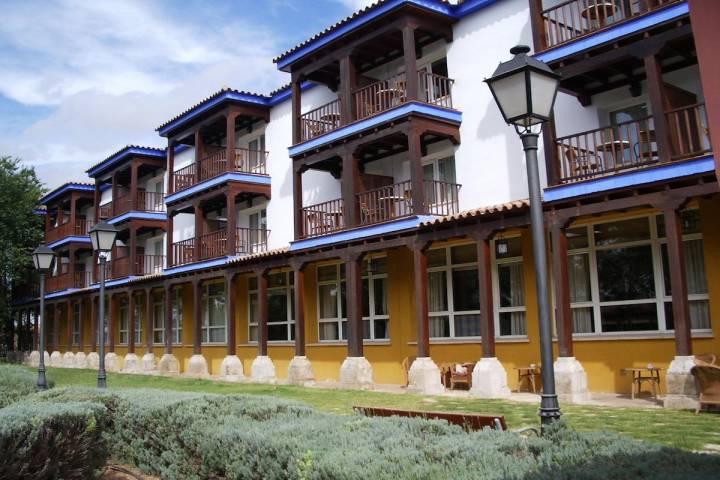 Balconadas del Parador de Manzanares.