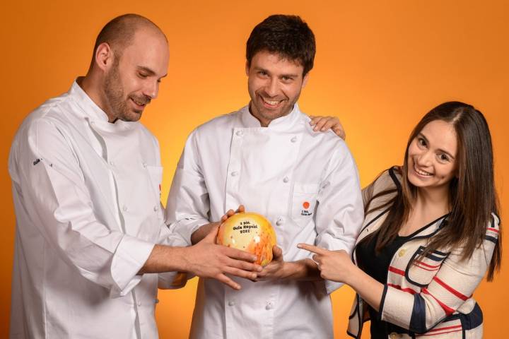 Rubén González, Jon Urrutikoetxea y Patricia Lugo de 'Hamabi'.