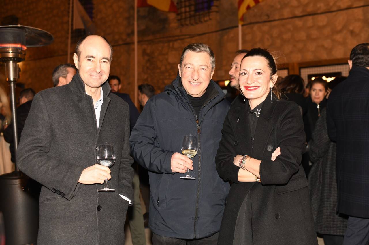 Juanma del Rey, Joan Roca y Begoña Rodrigo, felices de reencontrarse en Alicante.