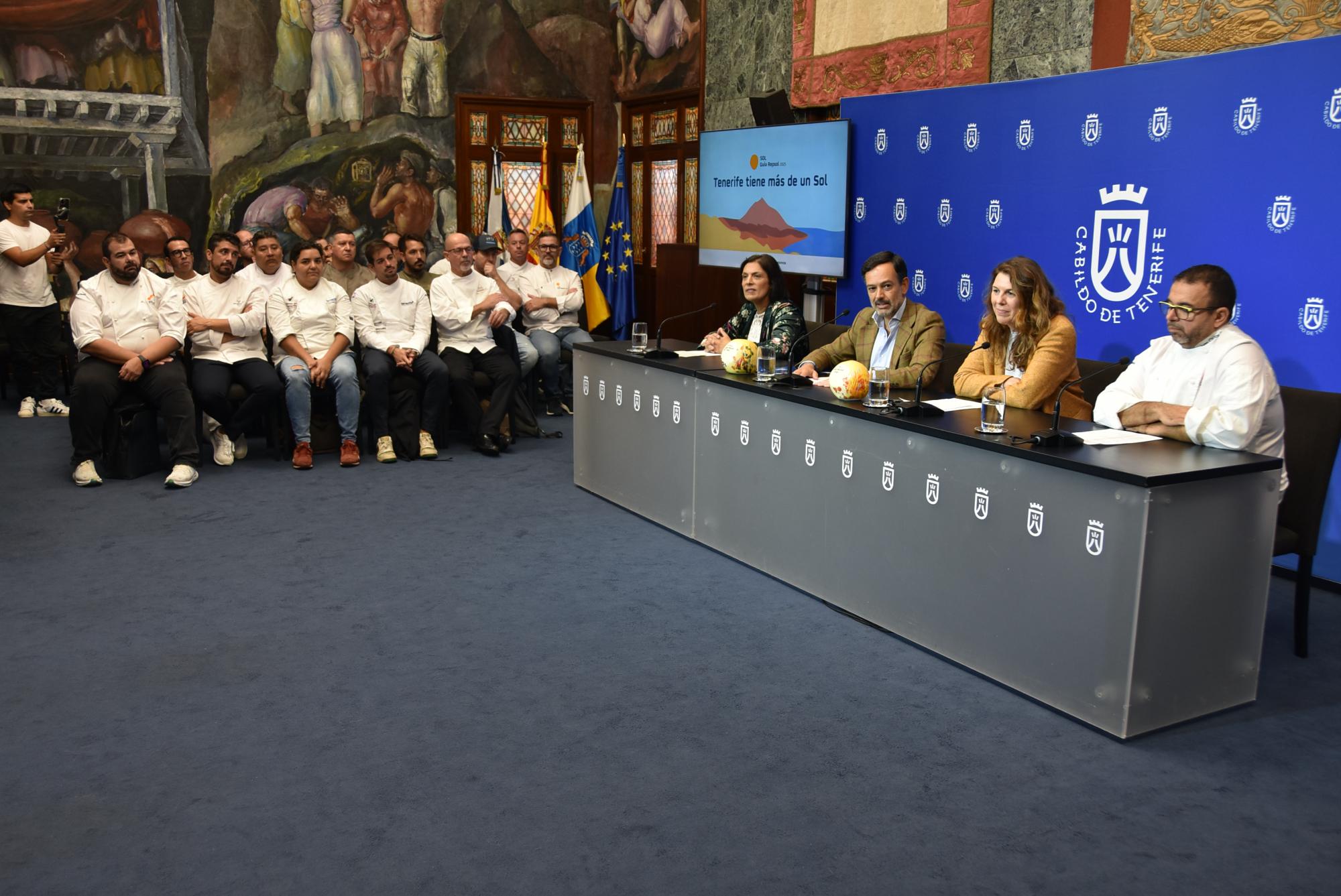 Presentación Gala Soles Guía Repsol 2025 en Tenerife