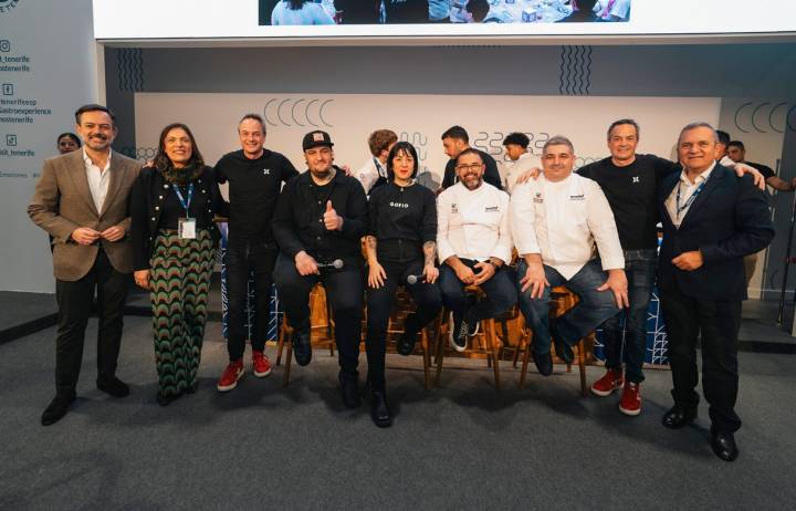 Lope Afonso, vicepresidente y consejero de Turismo del Cabildo de Tenerife y Dimple Melwani, consejera delegada de Turismo y los Hermanos Torres han querido arropar a los cocineros tinerfeños. Foto: Turismo de Tenerife