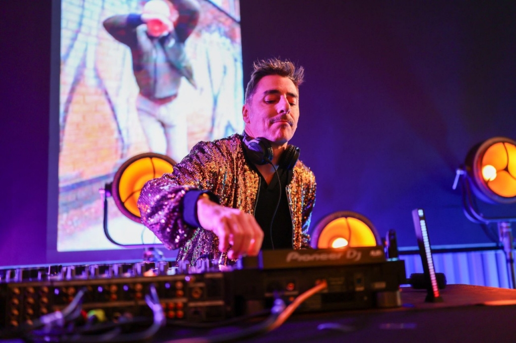 Los Soles bailan en Reus al ritmo de Jordi Stone