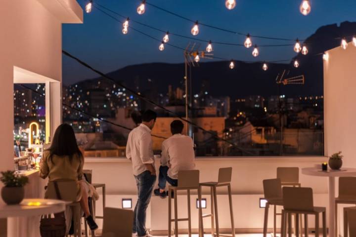 Una terraza en Benidorm para pasar horas y horas. Foto: D-vora