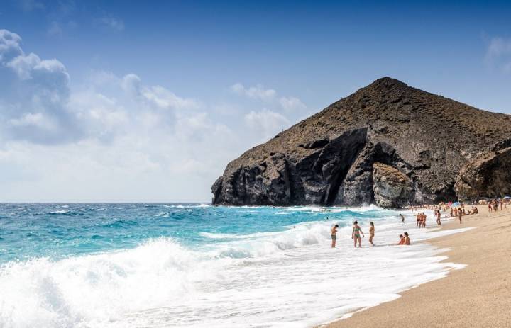 Playas Poniente y Levante Almería. Playa de los Muertos.