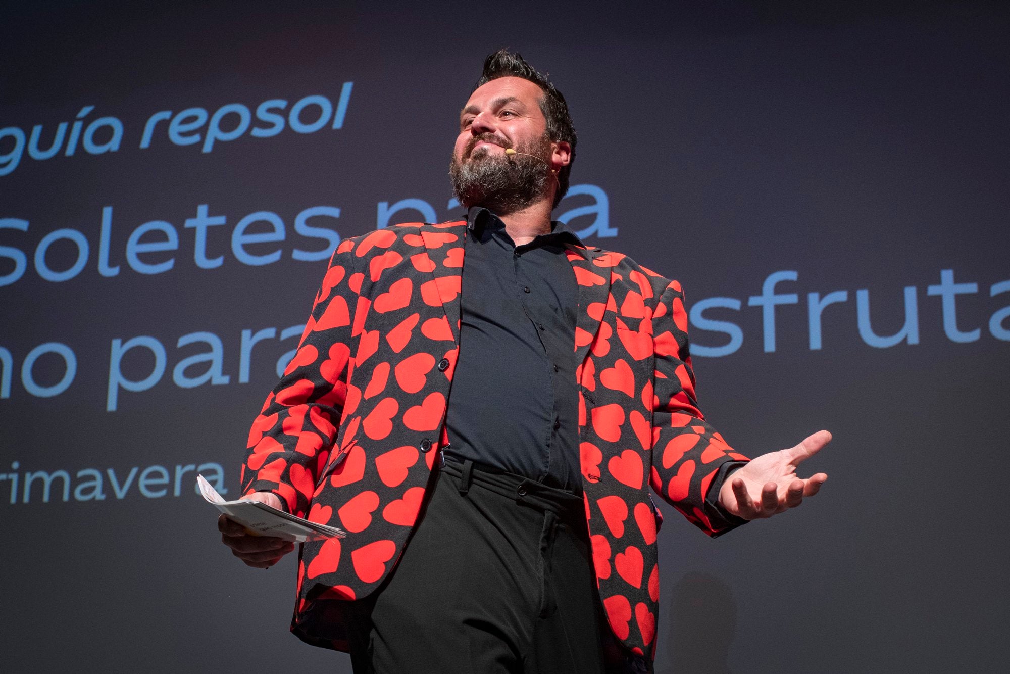 El artista Roberto Vara fue el maestro de ceremonias.