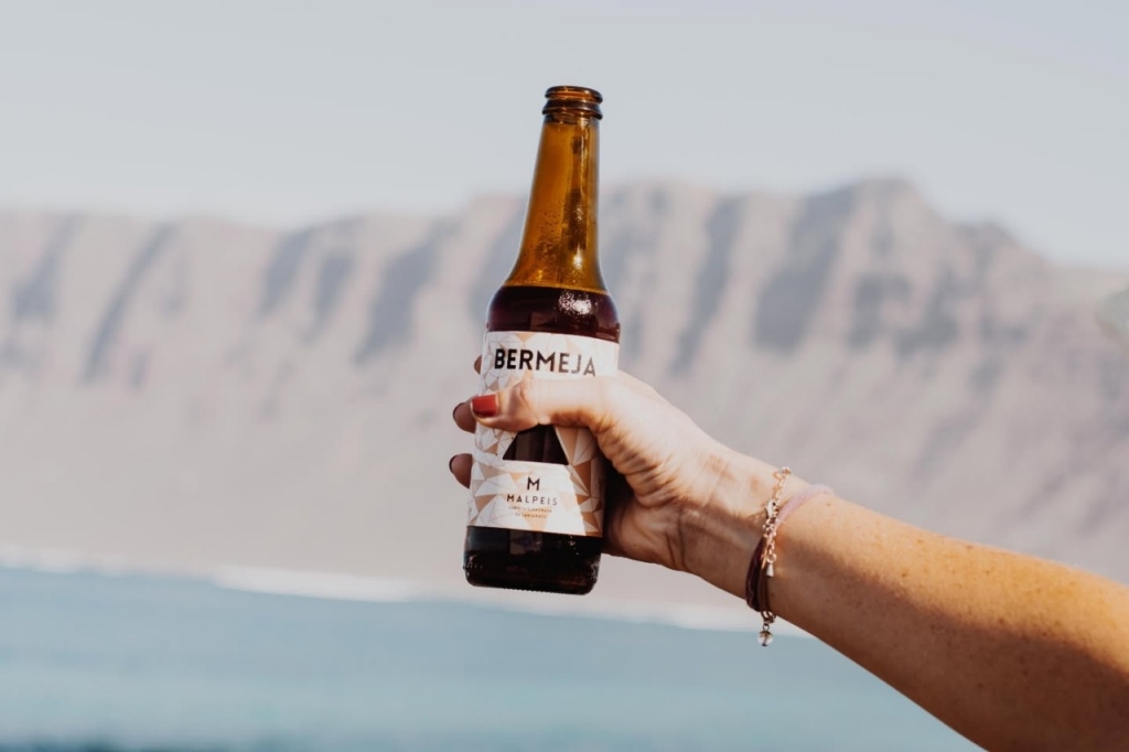 La cerveza artesanal de Malpeis y otras pistas en el Lanzarote de Lana Corujo