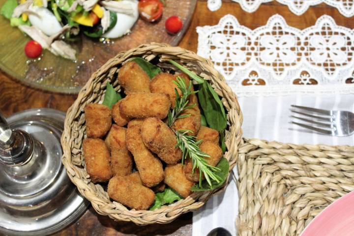 Para empezar, croquetas de perdiz escabechada. Foto: Facebook 'Orellana Perdiz'