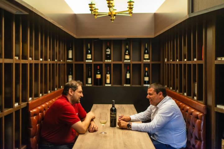 Clientes de La Cava de Santa Clara’ de León