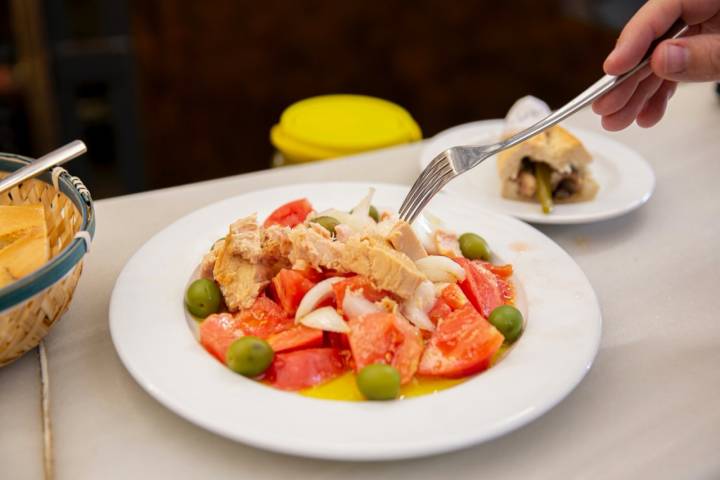 Soletes de Logroño: ensalada de tomate de 'El soldado de Tudelilla'.