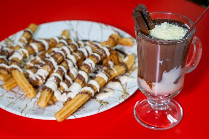 Churros y chocolate en 'Mario' en Isla Cristina (Huelva)