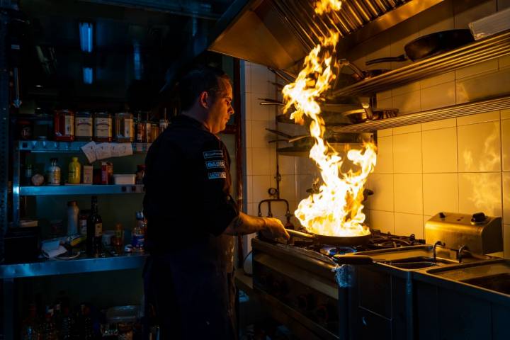 Cocina de La Montanera en Isla Cristina (Huelva)