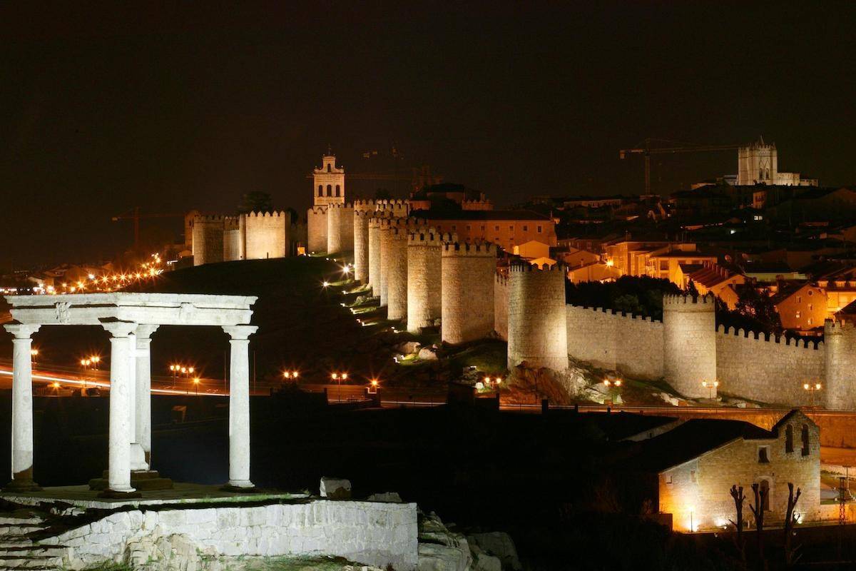 Ávila, amurallada y dulce