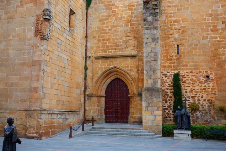 La iglesia de San Juan es del siglo XIII. Foto: Shutterstock.