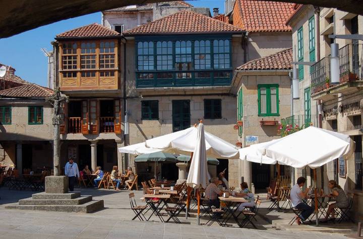 La plaza de Leña es una de las principales de la ciudad. Foto: Shutterstock.