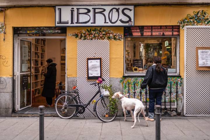 Malañasa está llena de librerías tan apetecibles como esta.