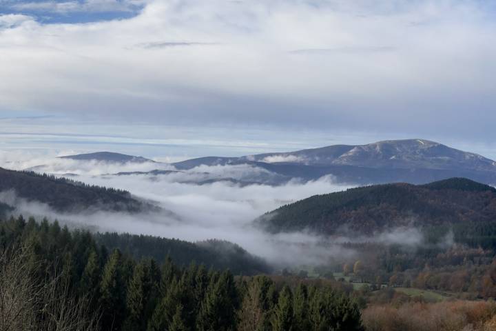 Subida al monte Anboto mares de nubes