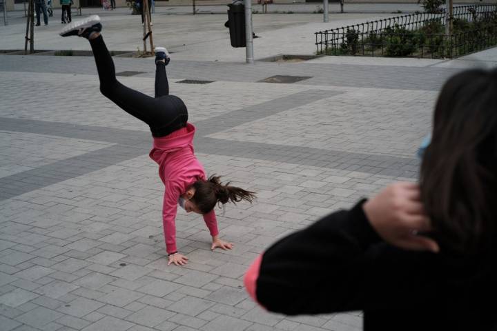 Haciendo una pirueta en la plaza